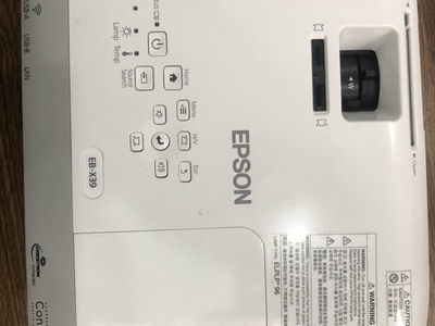 Thanh lý máy chiếu Epson  EB-X39 như mới 4
