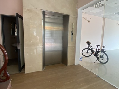 Cho thuê nhà shophouse 4T, 1 hầm làm SPA, café, shop thời trang, có thang máy 0