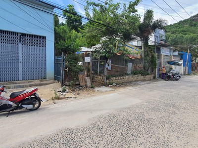 Bán đất tặng nhà cấp 4, mặt tiền đường Ngô Đến, Ngọc Hiệp, Nha Trang 149m2 3