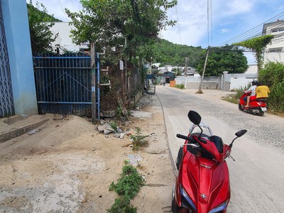 Bán đất tặng nhà cấp 4, mặt tiền đường Ngô Đến, Ngọc Hiệp, Nha Trang 149m2 2