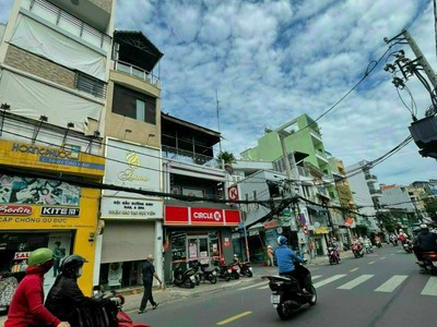 Chính chủ cần bán gấp nhà chưa qua đầu tư mt trần hưng đạo 4.5x24m 4 lầu hđt: 100tr/th 35.5 tỷ tl 0