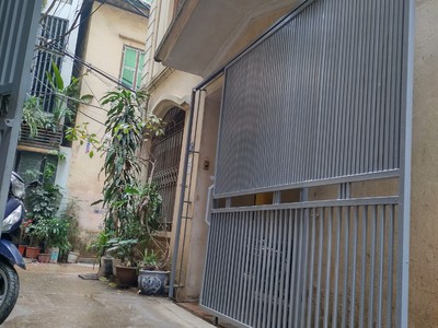 Chính chủ cho thuê nhà 3 tầng, Quảng An, Tây Hô, HN  ngay cổng phủ 1