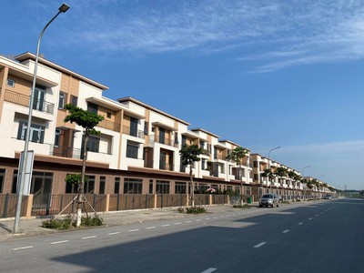 Xe gia đình còn mới đến 99% 521