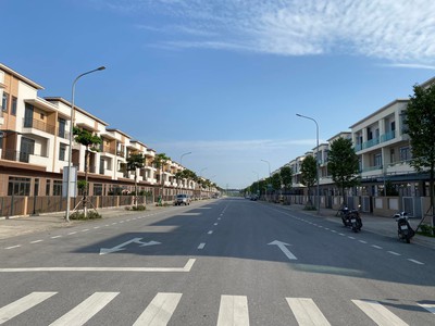 Xe gia đình còn mới đến 99% 520