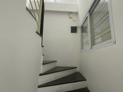 Xe gia đình còn mới đến 99% 863