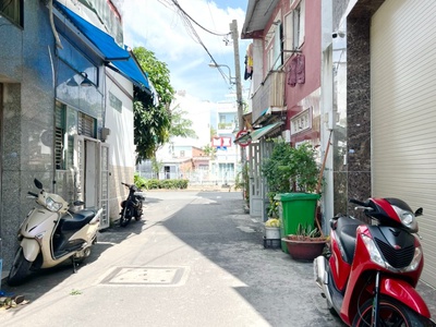 Xe gia đình còn mới đến 99% 96