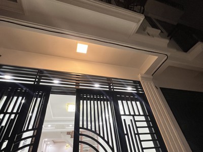 Xe gia đình còn mới đến 99% 654