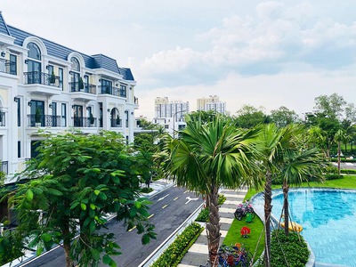 Xe gia đình còn mới đến 99% 805