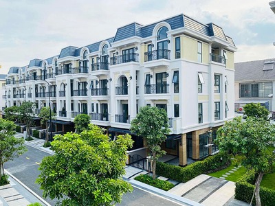 Xe gia đình còn mới đến 99% 804