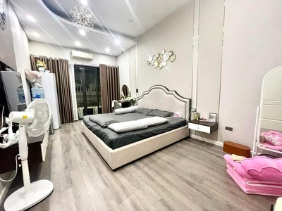 Xe gia đình còn mới đến 99% 316