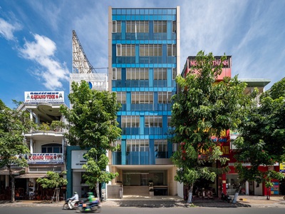 Xe gia đình còn mới đến 99% 300