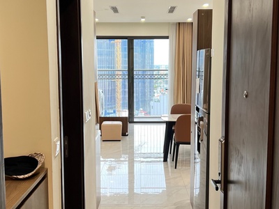 Cho thuê căn hộ 2 phòng ngủ 2 WC tầng trung view hồ Tây 5
