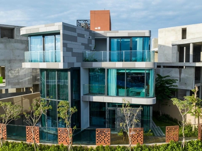 Bán căn Villa 3 tầng, 3 mặt tiền, có hồ bơi ven biển Đà Nẵng, lâu dài chỉ từ 15 tỷ 1