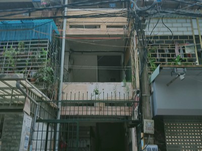 Gia đình cần bán nhà đẹp gấp TT T2 Phương Mai giá 2.9 tỷ, 120m2, ở luôn 5