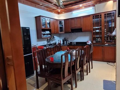 Biệt thự phố nguyễn sơn, dt 97m, 3t, mt 7.2m, 15.4 tỷ, gara ô tô, diện tích rộng 1