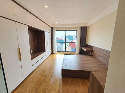 Bán nhà nguyễn văn cừ, dt 45m, 6t, 8.95 tỷ, gara ô tô, thang máy nhập khẩu 1