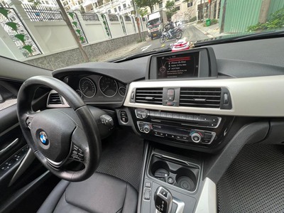 BMW 320i LCI 2017 màu đen.nội thất đen ,chính chủ sang tên ũy quyền tùy thích 2