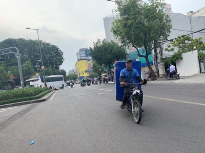 Khu víp phú nhuận - ngay ngã tư nguyễn trọng tuyển giao nguyễn văn trỗi- hxh 7 chỗ 4