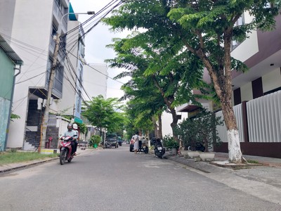 Cần bán nhà lô góc 2 mt ngay trần hưng đạo. quận sơn trà. đà nẵng. 3 tầng. 5pn. 1