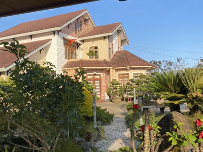 Bán villa xa hoa có sân căn vườn bosai rộng lớn- hồ nước tập bơi- hồ cá coi vip ở cách quốc lộ 20 1