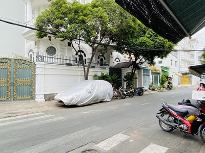 Cho thuê mặt bằng kinh doanh, View biệt thự đẹp, 2 mặt tiền Q.Tân Phú 11