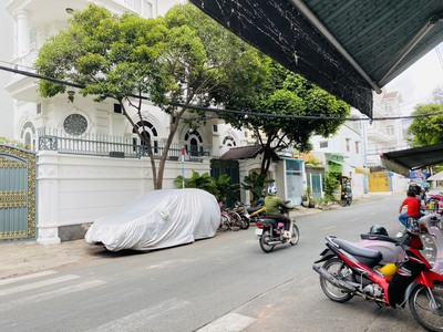 Cho thuê mặt bằng kinh doanh, View biệt thự đẹp, 2 mặt tiền Q.Tân Phú 12