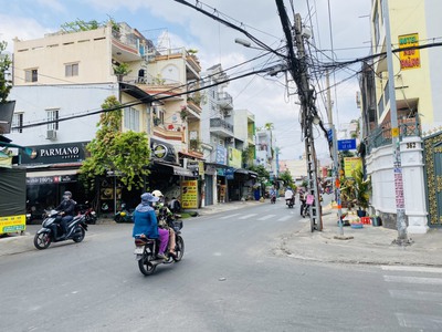 Cho thuê mặt bằng kinh doanh, View biệt thự đẹp, 2 mặt tiền Q.Tân Phú 1