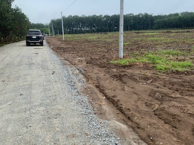 Lô đất vị trí đẹp hơn 1000m² ngay cụm công nghiệp 0