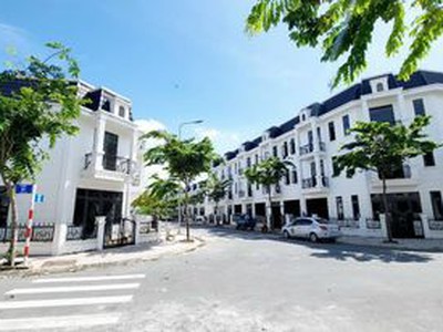 Nhà phố 1 trêt 1 lầu diện tích 103 m2 với mức giá 2 tỷ 525 triệu  giá 100 , SHR- Đất ở tại đô thị 2