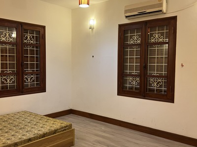 Chính chủ cho thuê nhà 3 tầng, Quảng An, Tây Hô, HN  ngay cổng phủ 10