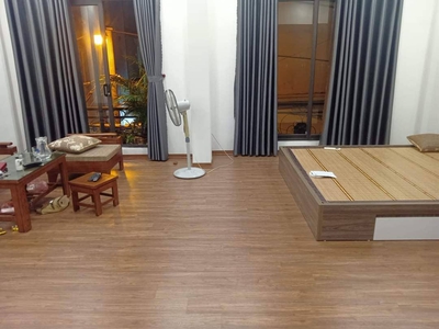 Bán nhà  gần hồ 45m x 5 tầng, mt: 6.3m cách 10m ra hồ - 5m ra ô tô tránh 0