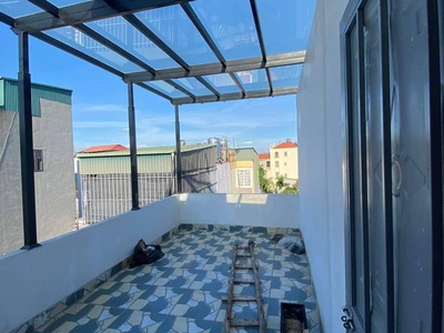 Bán nhà  gần hồ 45m x 5 tầng, mt: 6.3m cách 10m ra hồ - 5m ra ô tô tránh 1