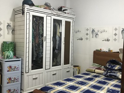 Rẻ quá rẻ luôn  nhà c4 100m2 ô tô vào tận nơi, chỉ 1.65 tỷ thôi ạ. 0