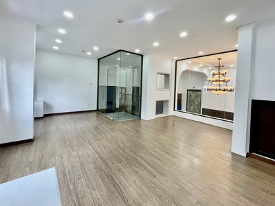Văn phòng mới đẹp ngay công viên hoàng văn thụ, đa dạng diện tích 3