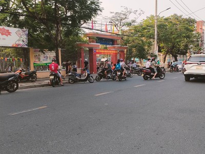 Nhà hà huy tập, 60m ra mặt tiền, 60m2, 2 tầng sạch đẹp, nhỉnh 2 tỷ 3