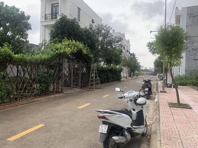 Chinh chủ bán đat khu phan lô đung 12 m thạnh xuaam 52 q12  dt 4.54 x11 gia 2ty9 thuong lượng 1