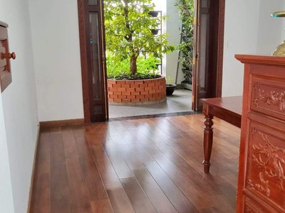 Bán nhà ngay hanoma trương công định, dt 8x19, 3 lầu. st. giá 24 tỷ 2