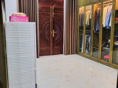 Bán nhà ngay hanoma trương công định, dt 8x19, 3 lầu. st. giá 24 tỷ 3