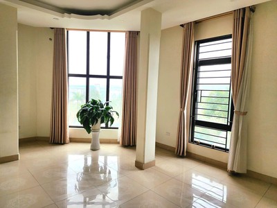 Bán nhà cầu giấy-trung kính to, lô góc 17m mặt tiền, dt 68m x 4 tầng, phân lô ôtô tránh, kd vp, 24 1