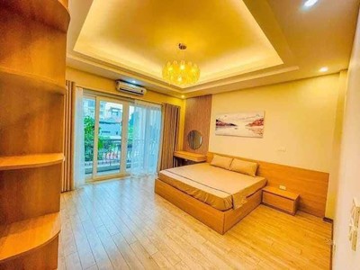 Bán nhà cầu giấy-trung kính to, lô góc 17m mặt tiền, dt 68m x 4 tầng, phân lô ôtô tránh, kd vp, 24 2