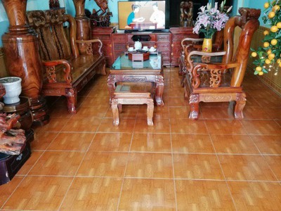 Cần bán nhà chính chủ 2 tầng mặt đường 10 hùng vương, sổ hồng riêng 1