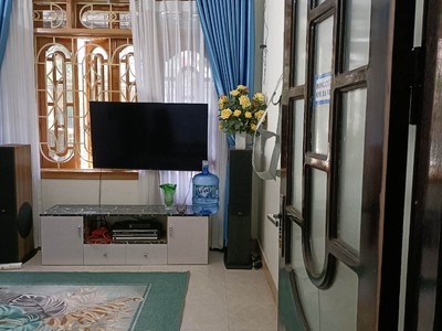 Bán căn nhà hồ nước tùng mậu, đường 9m, vỉa hè, kinh doanh đỉnh, khuyến mãi thiết kế bên trong. dt 1