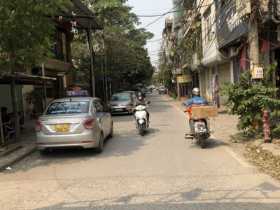 Bán căn nhà hồ nước tùng mậu, đường 9m, vỉa hè, kinh doanh đỉnh, khuyến mãi thiết kế bên trong. dt 4