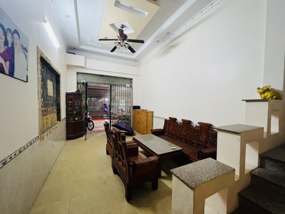 Cho thuê nguyên căn Văn Cao giá rẻ nhất thị trường , full đồ cơ bản chỉ 10 tr 2