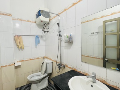 Cho thuê nguyên căn Văn Cao giá rẻ nhất thị trường , full đồ cơ bản chỉ 10 tr 5