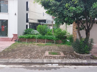 Đất phân lô phố cổ linh, lô góc 2 mặt thoáng, view hồ 3