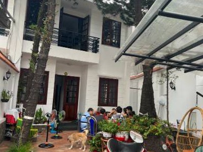 Cho thuê biệt thự đẹp 1l 6x27 hxh lê trực b thạnh giá chỉ 42t/t 1