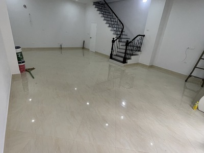 Cho thuê nhà nguyên căn, mặt bằng kinh doanh phố vạn hạnh việt hưng long biên. 100m2   3 tầng kinh 0