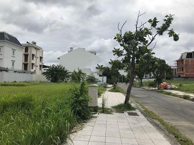 Chính Chủ Cần Tiền Gấp Bán Đất Ngay Mặt Tiền Đường Nguyễn Duy Trinh  Quận 2 Giá 4 tỷ 8 0