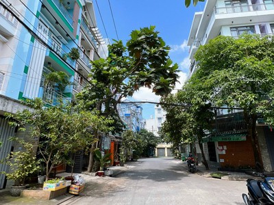 Bán nhà 4 tầng, dt 72m2  4x18 , đường rộng 10m, ngay chung cư dreamhome, chợ thạch đà, p.14, q.gò 1